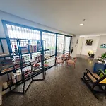 Quarto no bairro Meireles à 50m da Beira-Mar