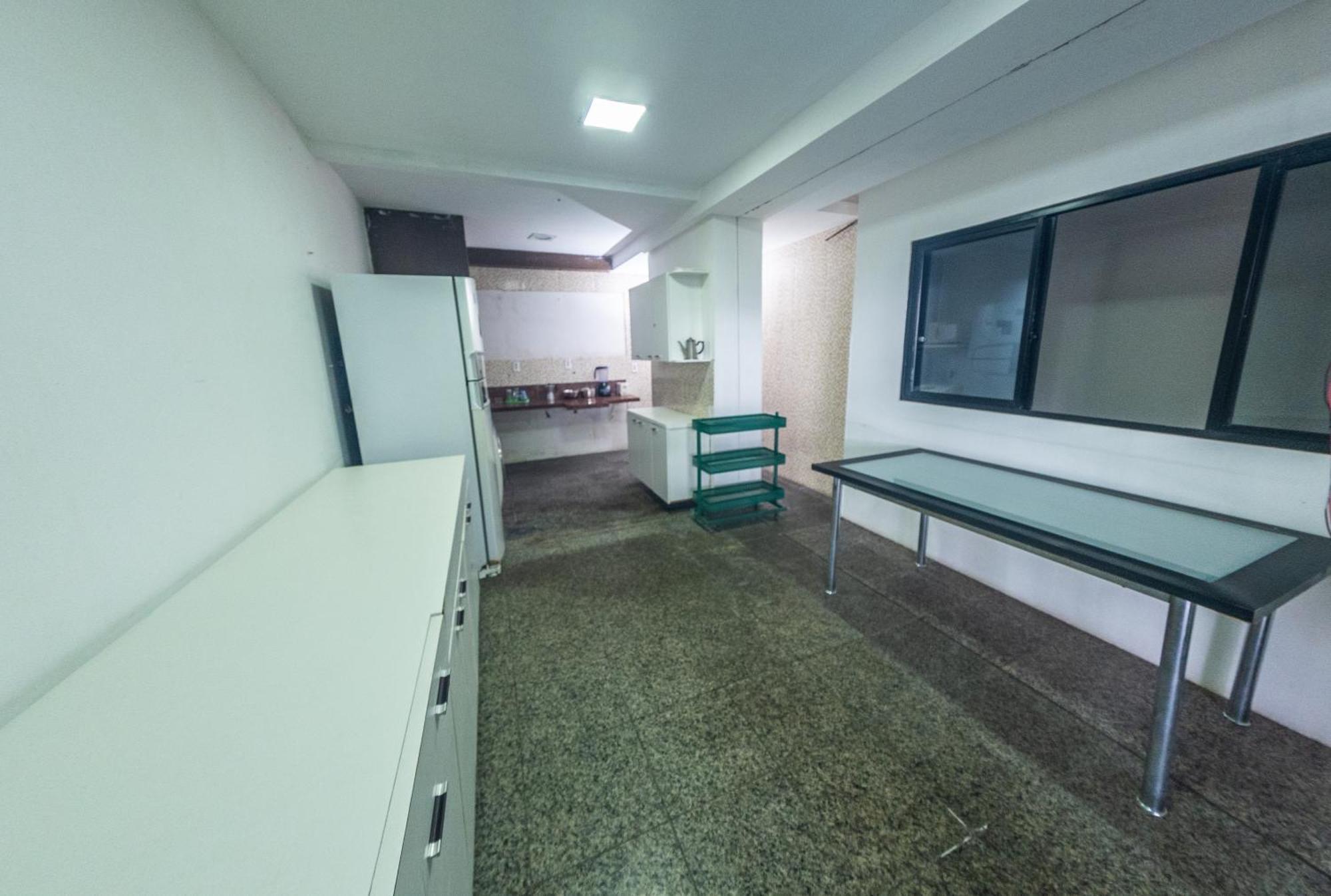 Apartamento No Bairro Meireles à 50m Da Beira-mar *