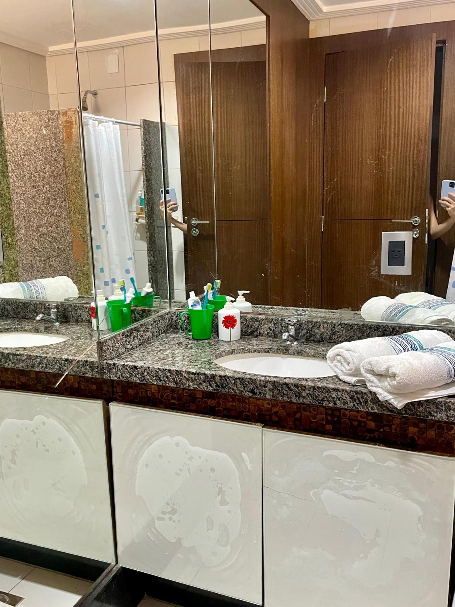 No Bairro Meireles à 50m Da Beira-mar * Fortaleza (Ceara)